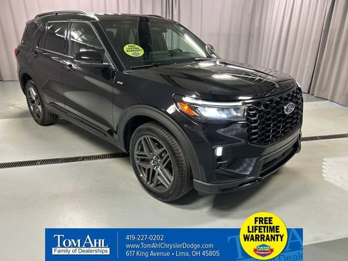 Used 2025 Ford Explorer ST-Line w/ ST-Line Street Pack image 1