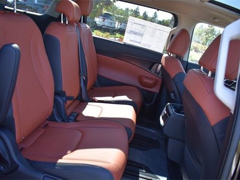 New 2026 Kia Carnival SX w/ SX Dark Edition Package image 14