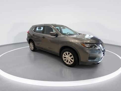 Used 2020 Nissan Rogue S image 2