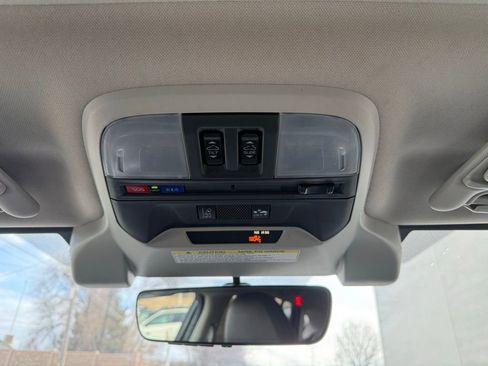 Used 2021 Subaru Crosstrek 2.5i Sport w/ Moonroof Package image 18