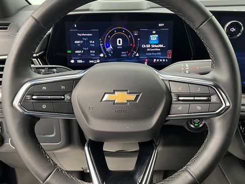 Used 2025 Chevrolet Suburban Premier AWD/4WD image 25