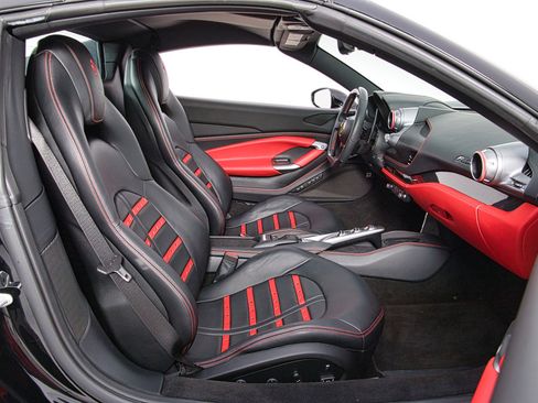 Certified 2021 Ferrari F8 Tributo RWD image 13