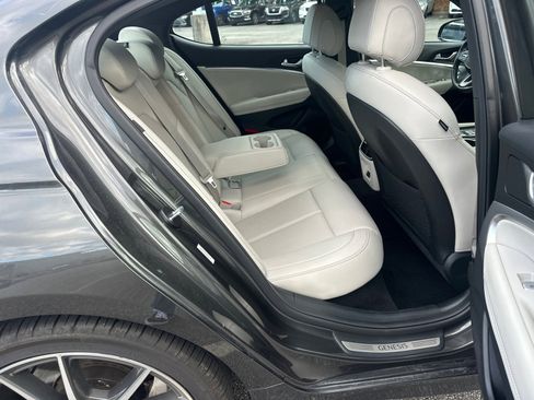 Used 2025 Genesis G70 2.5T image 15