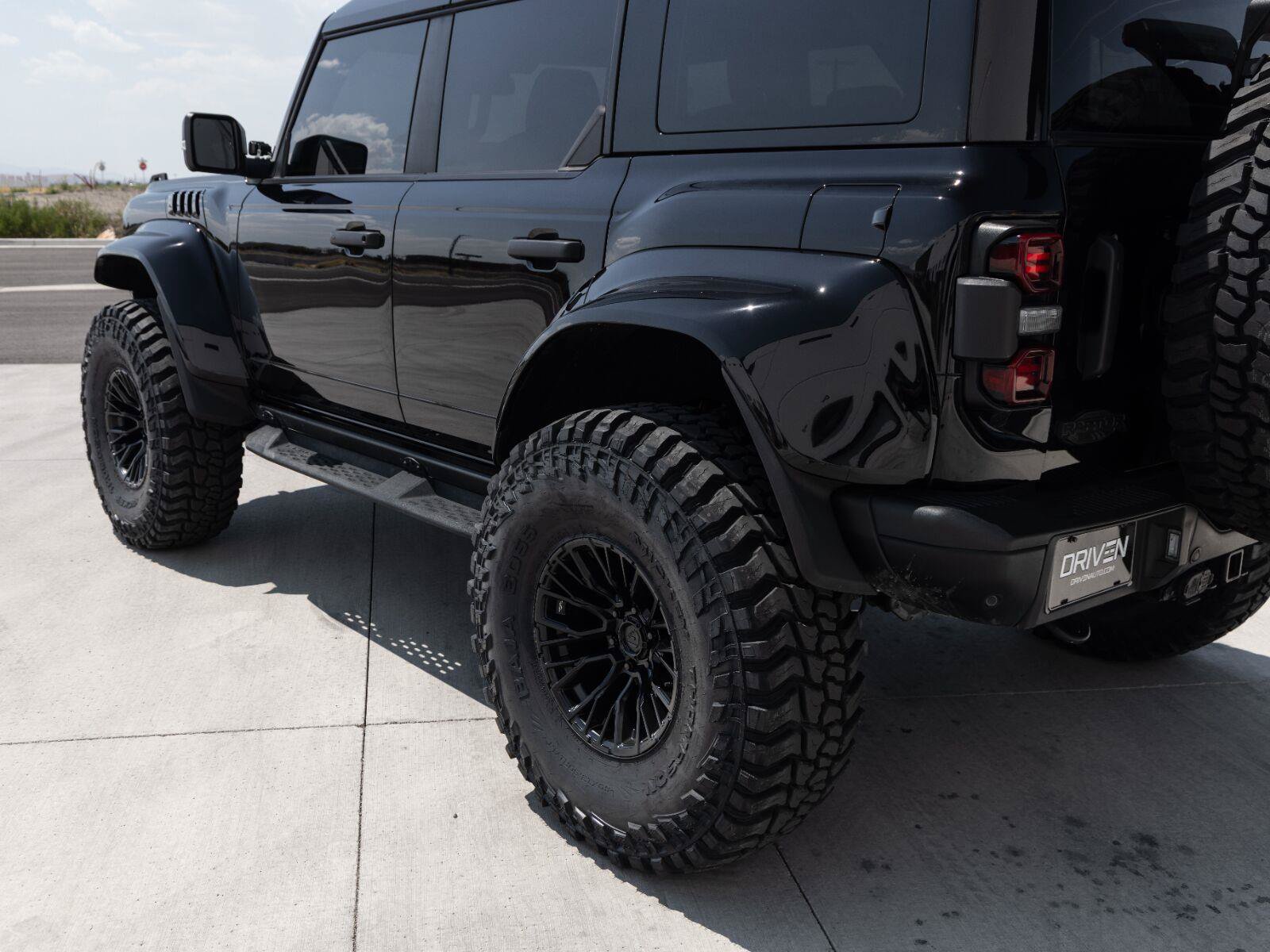 Used 2025 Ford Bronco Raptor w/ Interior Carbon Fiber Pack AWD/4WD image 16