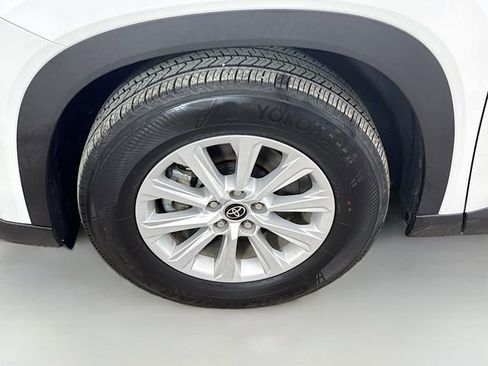 Used 2024 Toyota Grand Highlander XLE image 33