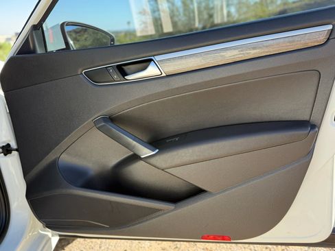 Used 2017 Volkswagen Passat 1.8T SE image 37