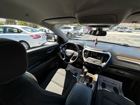 Used 2018 GMC Acadia SLE AWD/4WD image 14