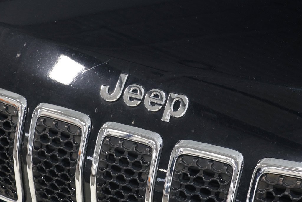 Used 2021 Jeep Cherokee Limited w/ Elite Package AWD/4WD image 12