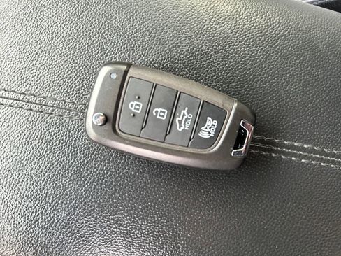 Used 2024 Hyundai Santa Cruz SE image 33