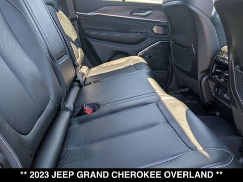 Used 2023 Jeep Grand Cherokee Overland w/ Luxury Tech Group IV AWD/4WD image 27