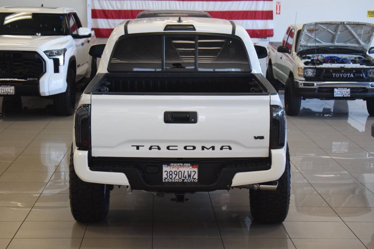 Used 2017 Toyota Tacoma SR5 RWD image 7