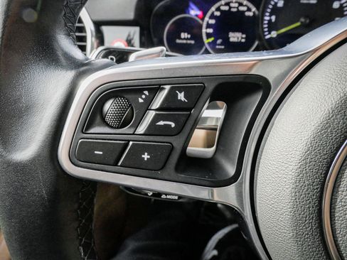 Used 2022 Porsche Cayenne E-Hybrid image 19