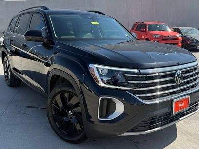 Used 2024 Volkswagen Atlas SE w/ Panoramic Sunroof Package