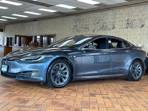 Used 2019 Tesla Model S Standard Range image 4
