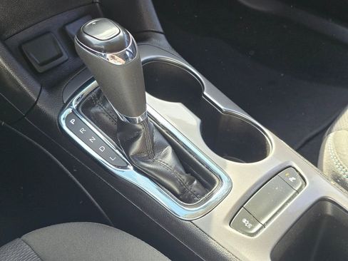 Used 2018 Chevrolet Cruze LT w/ Convenience Package FWD image 24