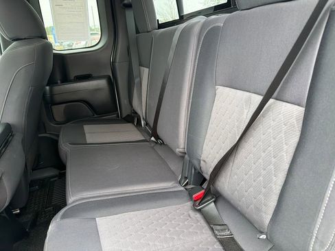 Used 2022 Nissan Titan S image 16