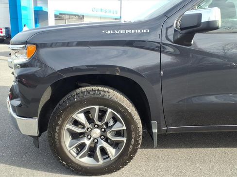 Used 2024 Chevrolet Silverado 1500 LT image 7
