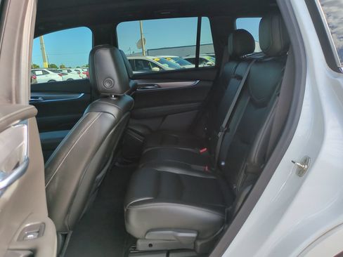 Used 2024 Cadillac XT6 Luxury AWD/4WD image 14