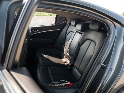 Used 2022 Genesis G70 2.0T image 16