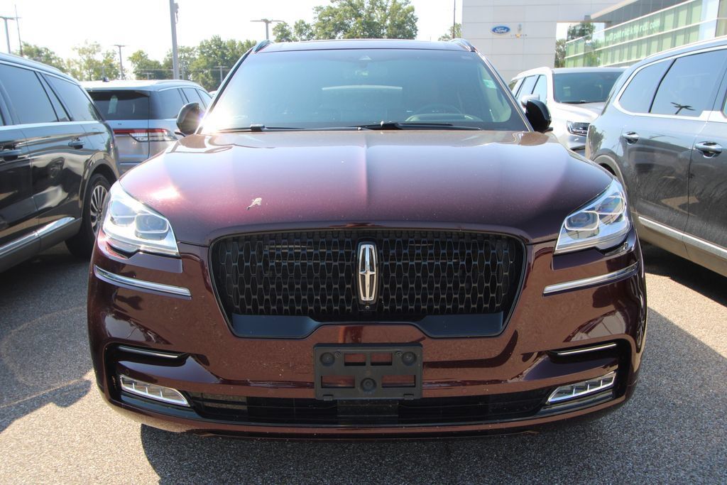 Used 2022 Lincoln Aviator Reserve w/ Equipment Group 201A AWD/4WD image 2