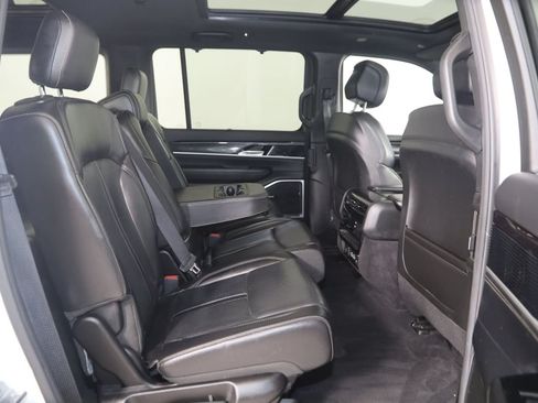 Used 2022 Jeep Wagoneer Series I w/ Convenience Group I AWD/4WD image 15