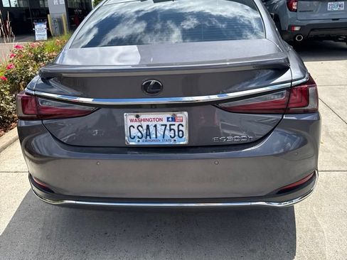 Used 2020 Lexus ES 300h w/ Premium Package FWD image 4