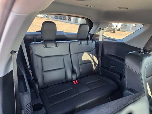 Used 2021 Ford Explorer XLT w/ Equipment Group 202A AWD/4WD image 14