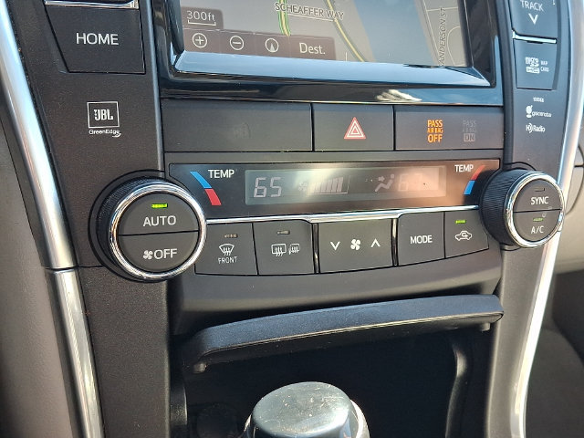 Used 2015 Toyota Camry XLE FWD image 16