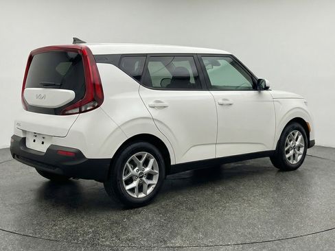 Used 2025 Kia Soul LX w/ LX Technology Package image 9