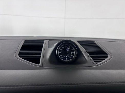 Certified 2022 Porsche Macan S AWD/4WD image 27
