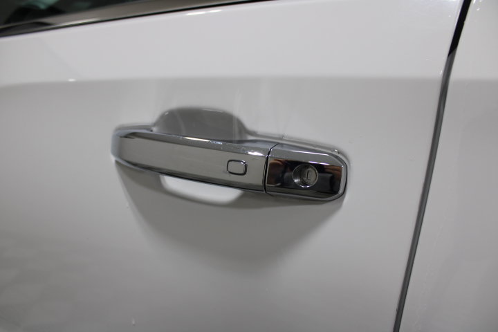 Used 2024 GMC Sierra 1500 Denali w/ Denali Reserve Package AWD/4WD image 17