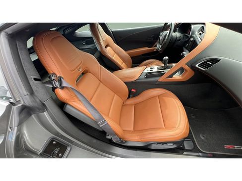 Used 2015 Chevrolet Corvette Z06 w/ 3LZ Preferred Equipment Group RWD image 30