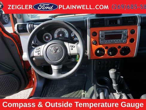 Used 2014 Toyota FJ Cruiser 4WD w/ Convenience Package image 12