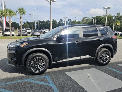 Used 2023 Nissan Rogue S FWD image 2