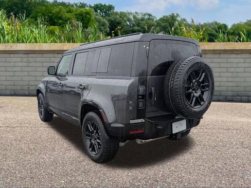 New 2026 Land Rover Defender 110 X-Dynamic SE image 6