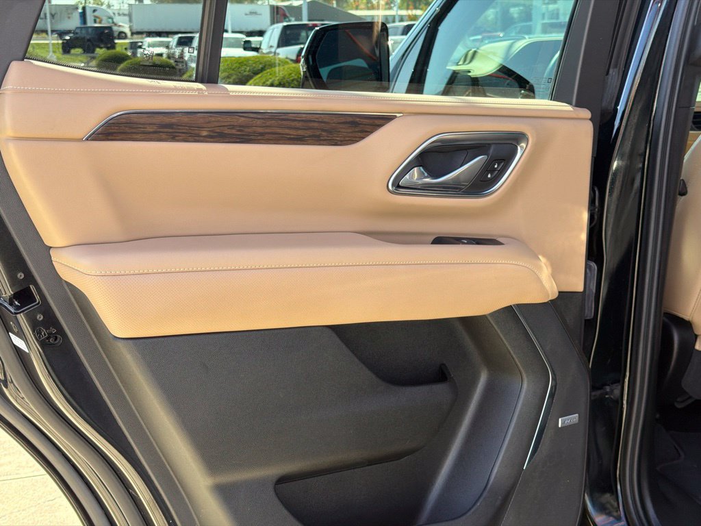 Used 2023 Chevrolet Tahoe Premier AWD/4WD image 24