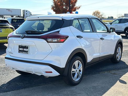 New 2025 Nissan Kicks Play S image 8
