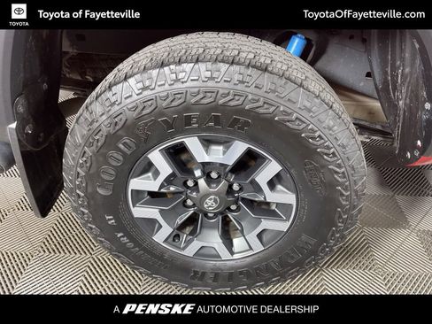 Used 2023 Toyota Tacoma TRD Off-Road w/ Advanced Technology Package image 15