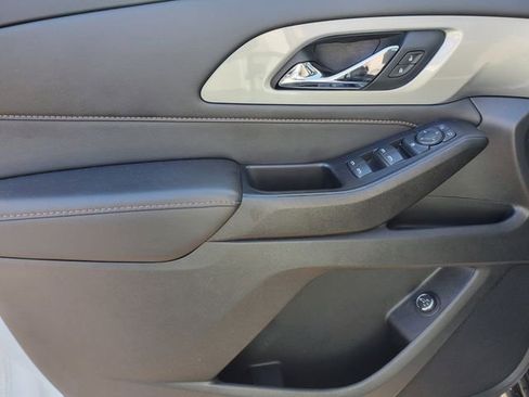 Certified 2021 Chevrolet Traverse LT FWD image 19