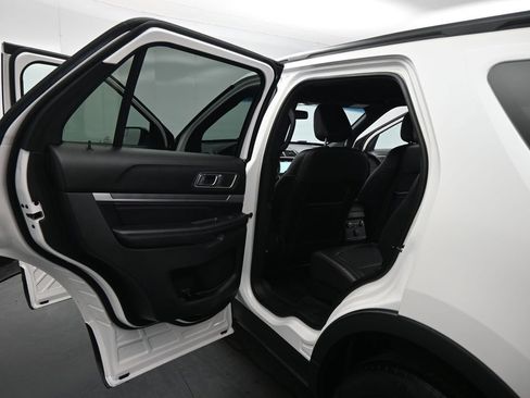 Used 2018 Ford Explorer Sport image 17