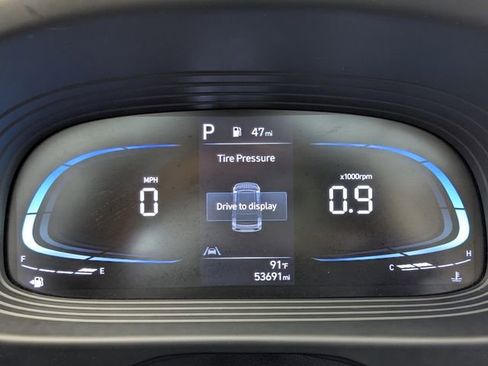 Used 2023 Hyundai Venue SEL FWD image 29