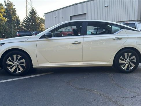 Used 2024 Nissan Altima 2.5 S image 6