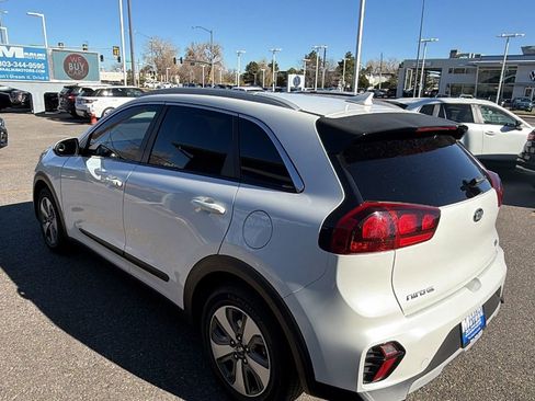 Used 2021 Kia Niro LX image 4