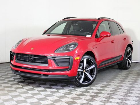 Certified 2025 Porsche Macan image 1