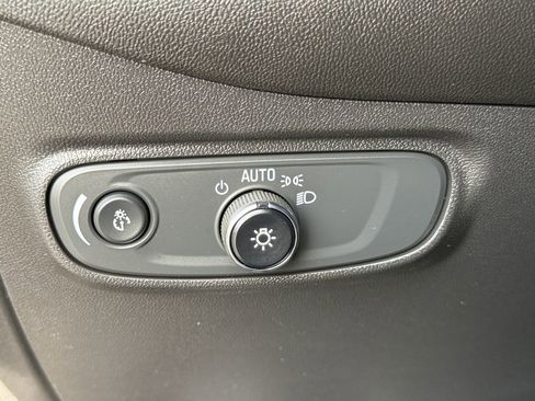 Used 2023 Chevrolet Equinox RS image 20