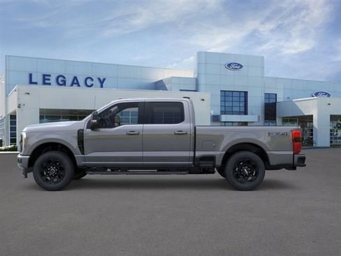 New 2026 Ford F250 Lariat w/ Black Appearance Package AWD/4WD image 3
