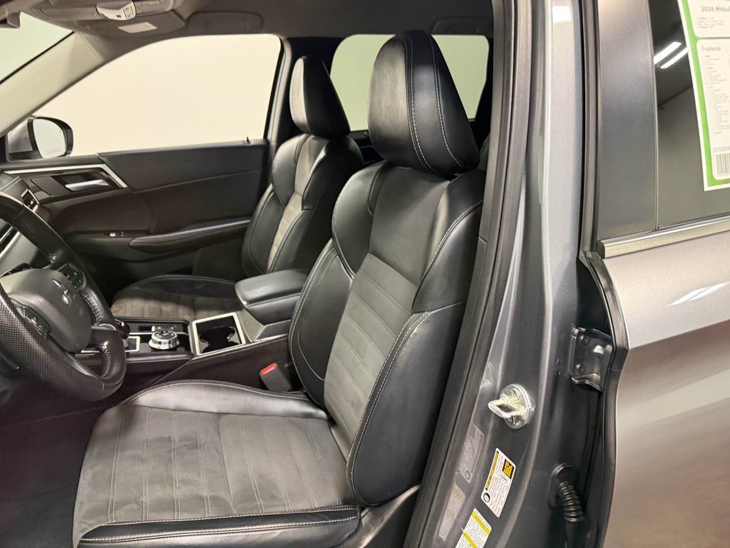 Used 2024 Mitsubishi Outlander SE AWD/4WD image 59