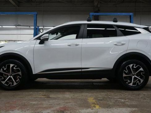Used 2023 Kia Sportage EX image 4