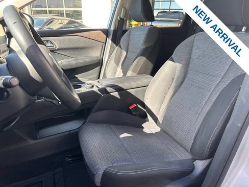 Used 2021 Nissan Rogue SV AWD/4WD image 16