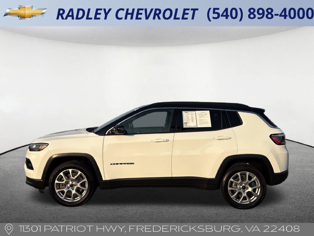 Used 2025 Jeep Compass Limited AWD/4WD image 16
